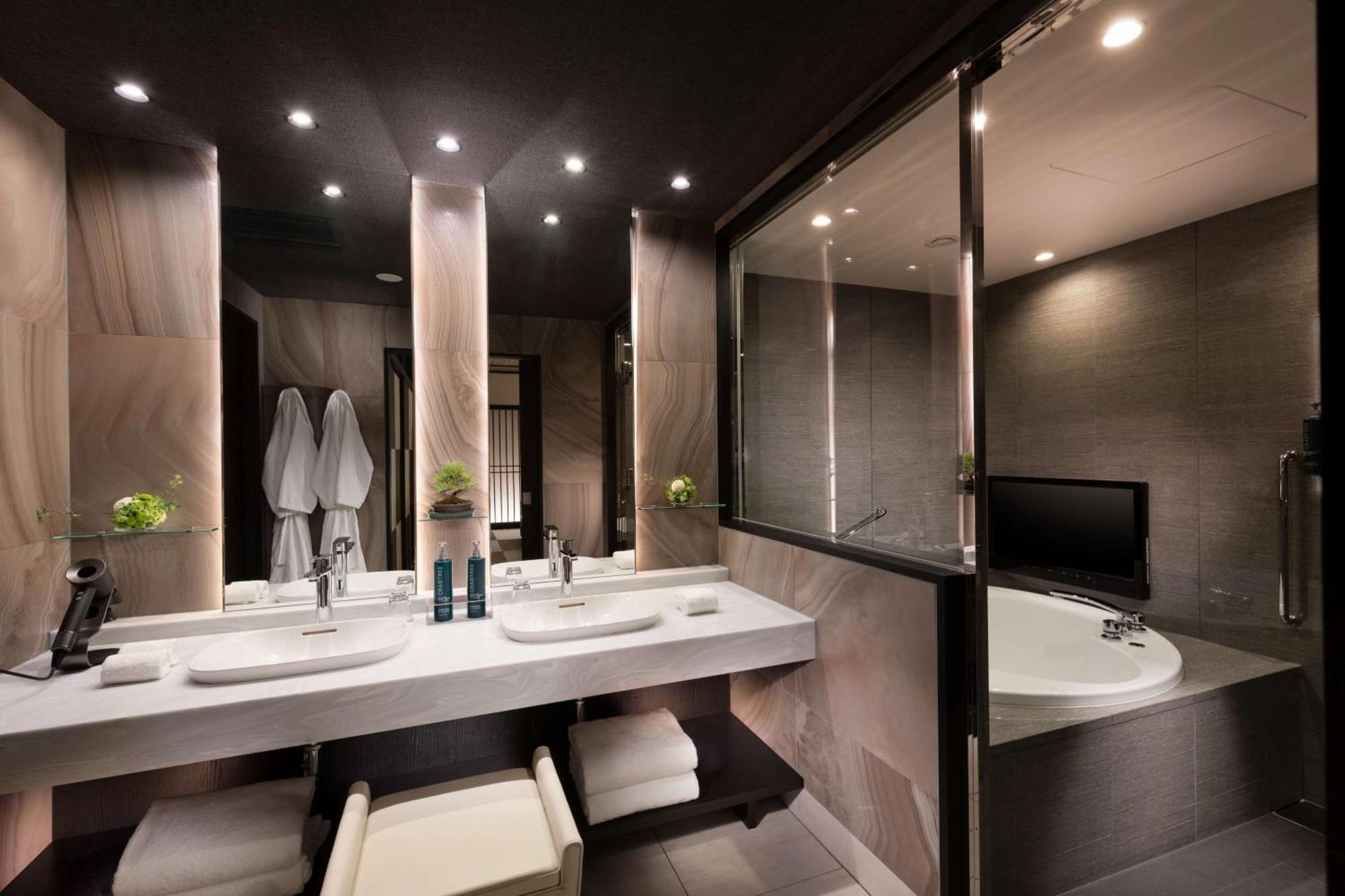 Doubletree By Hilton Kyoto Station Hotel Екстериор снимка