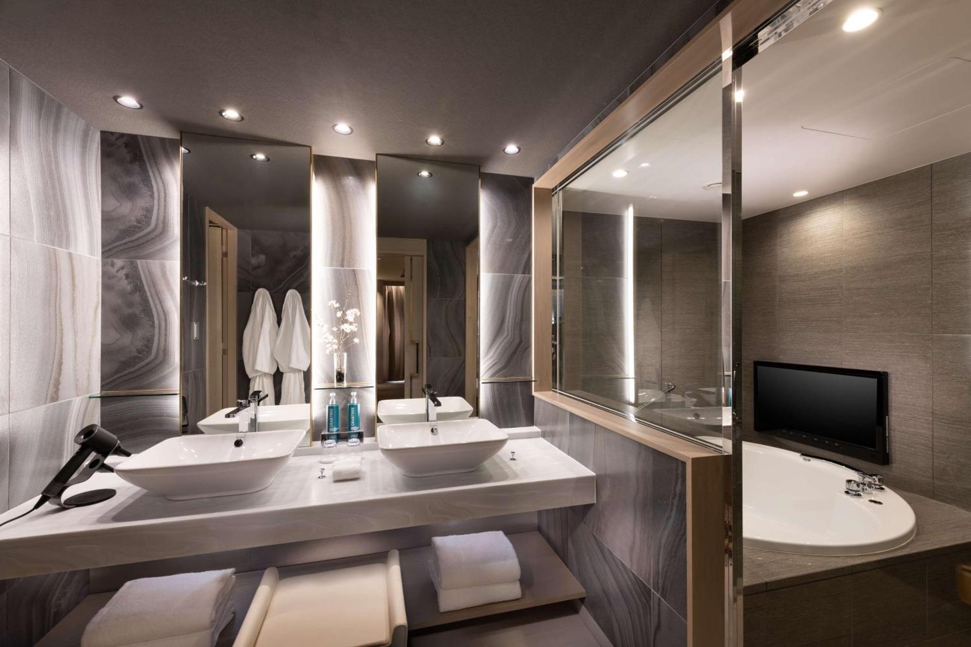Doubletree By Hilton Kyoto Station Hotel Екстериор снимка